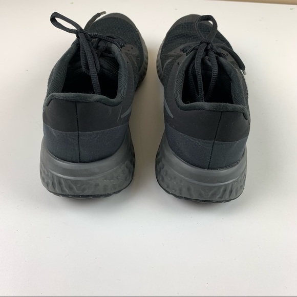 NIKE Revolution Running Shoes size 6 1/2Y - Picture 3 of 7
